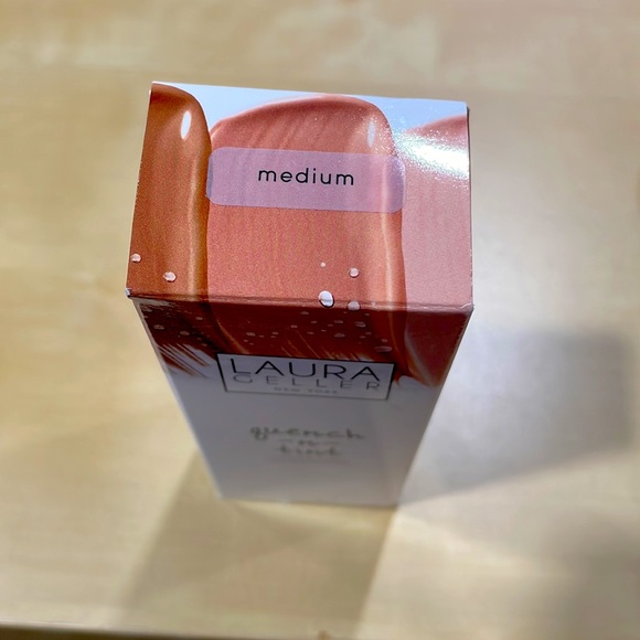 Laura Geller Quench-N-Tint Hydrating Foundation, Medium/Deep, 1.7 Fl Oz - Picture 2 of 5